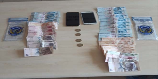 Yabancı uyruklu öğrencileri polisiz diyerek gasp ettiler