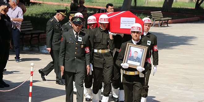 Şehit uzman onbaşı son yolculuğuna uğurlandı
