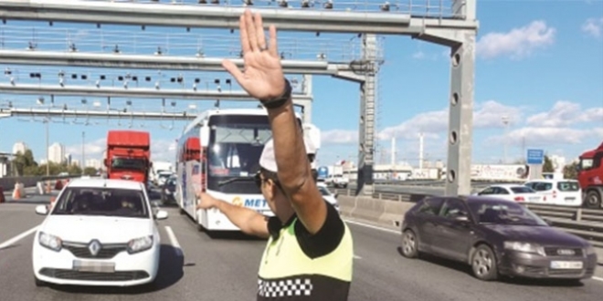 Trafikte makas atan alkollü sürücüye 9 bin 617 lira ceza
