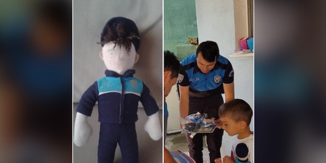 Oyuncağının yüzü silinen çocuğa polislerden jest