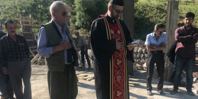Terörden temizlenen köylerinde kilise inşa ediyorlar