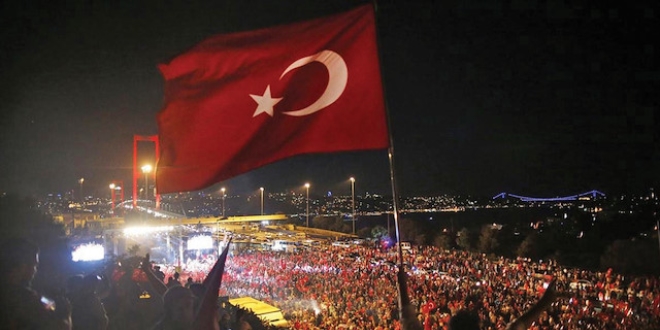 15 Temmuz'u kenetlenerek atlattık