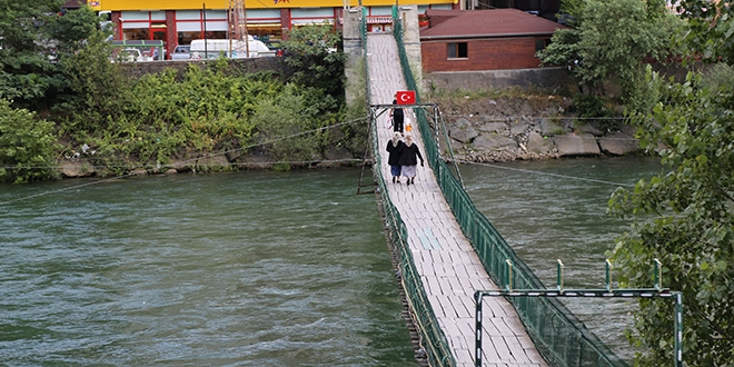 Çoruh Nehri üzerindeki 11 köprü tarihe meydan okuyor