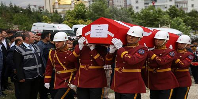 Şehit astsubay, silah arkadaşının yanına defnedildi