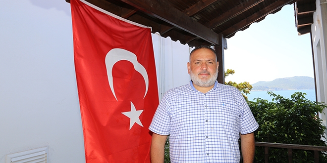 Tankların egzozunu elbiselerle nasıl tıkadığını anlattı