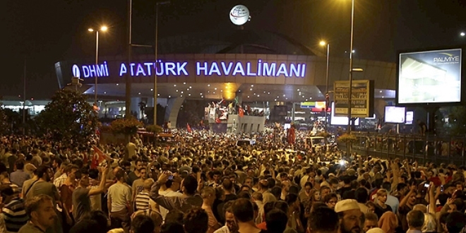 Erdoğan, helikopterle Atatürk Havalimanı'ndan ayrıldı
