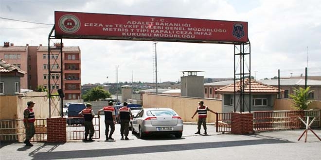 Metris Cezaevi yanında askeri alanda yangın çıktı