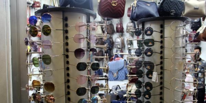 Kalitesiz güneş gözlüğü, göze ciddi zararlar verebilir