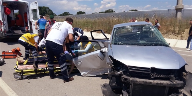 Edirne'de trafik kazas: 4 l, 2 yaral