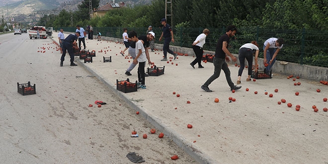 Sürücüler ve yolculardan insanlık örneği
