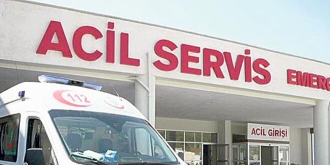 Bingöl'de minibüs ile otomobil çarpıştı: 1 ölü, 12 yaralı