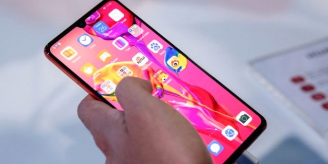 Huawei telefonlar Android ile yoluna devam edecek