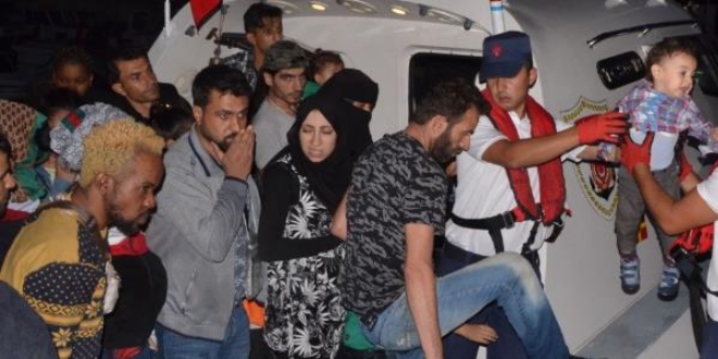 İzmir'de 42 düzensiz göçmen yakalandı
