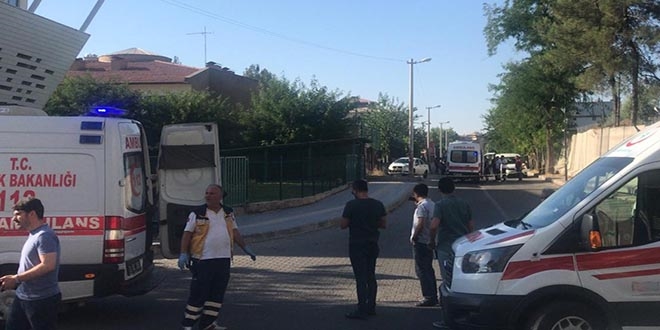 Diyarbakr'da polis merkezine terr saldrs