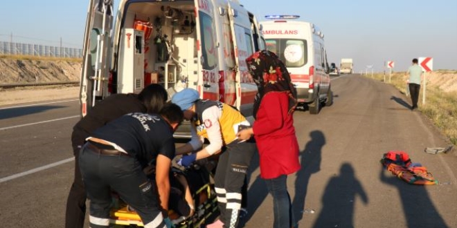 Kırşehir'de iki otomobil çarpıştı: 8 yaralı