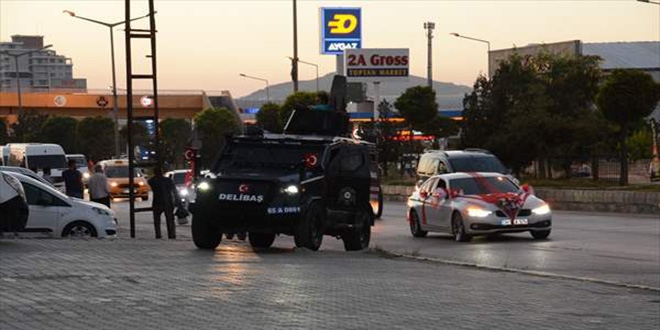 Zırhlı araçlar şehit kızı için süslendi