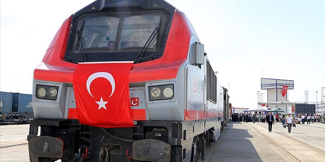 Demir yollarına yatırım meyvesini yük trenleriyle veriyor