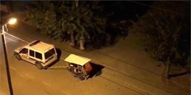 Aracının yakıtı biten engelliye polis desteği