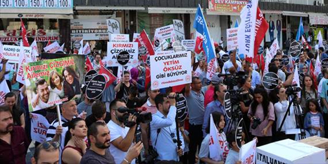 Tayin isteyen szlemeli retmenlerden 'bavullu' protesto