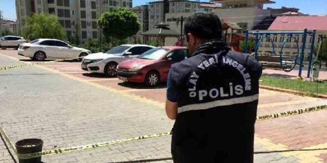 Öğretmen ve eczacı çiftin kavgasına aileler karıştı: 1 yaralı