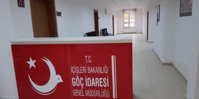 Uygur Türkü anne ve iki çocuğu sınır dışı edildi mi?