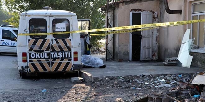 20 yıldır yaşadığı minibüste ölü bulundu
