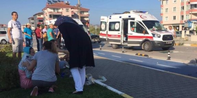 Balıkesir'de feci kaza: 1 ölü, 12 yaralı