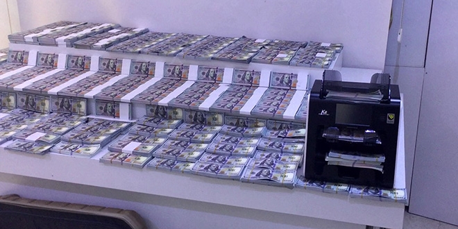 Düşük kurlu dolar vaadiyle dolandırdılar, serbest kaldılar