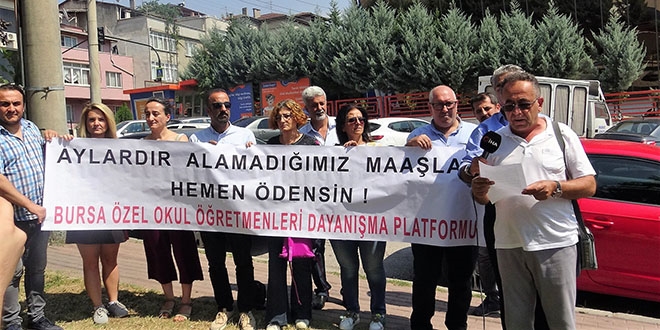 Maaşları ödenmeyen özel okul öğretmenleri isyan etti