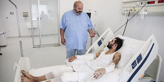 Vücudunun yarısı yanan sürücüye deri nakli yapıldı
