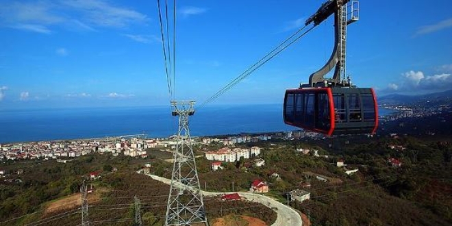 Karadeniz'in en uzun teleferiğine ilgi arttı