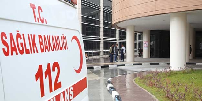 Ağrı'da ambulansla taksi çarpıştı: 7 yaralı