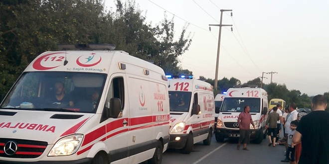 Şanlıurfa'da minibüs devrildi: 12 yaralı