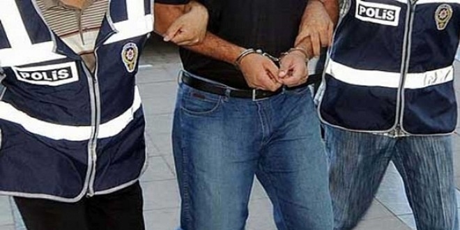 Köpeğini aracına bağlayarak sürükleyen kişi gözaltında