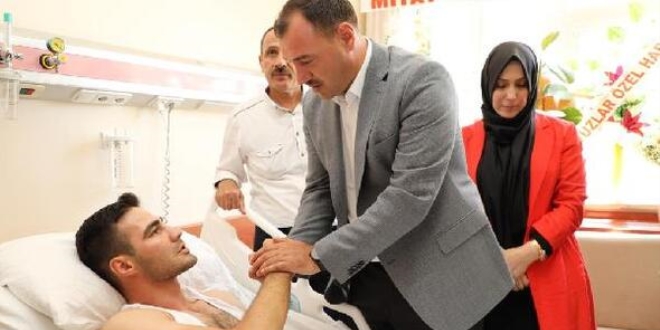 Vali Kaldırım'dan yaralı teğmene ziyaret