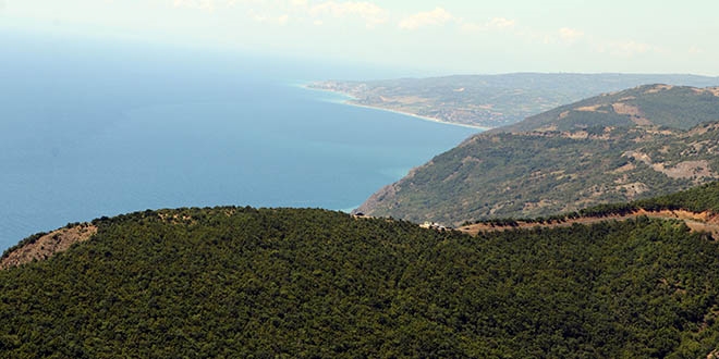 Uçmakdere güzelliğiyle ziyaretçilerini büyülüyor