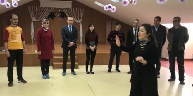 Öğretmenler için 'drama eğitimi' başladı