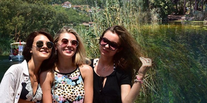 Yerli ve yabancı turistler oraya akın etti
