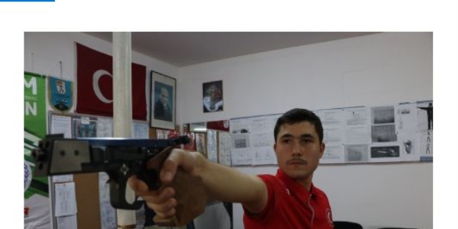 Babasının tavsiyesiyle atıcılığa başladı, şimdi rekorları alt üst ediyor