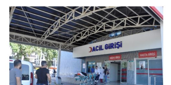 Alışveriş merkezinde kahvaltı yapan 10 kişi hastanelik oldu