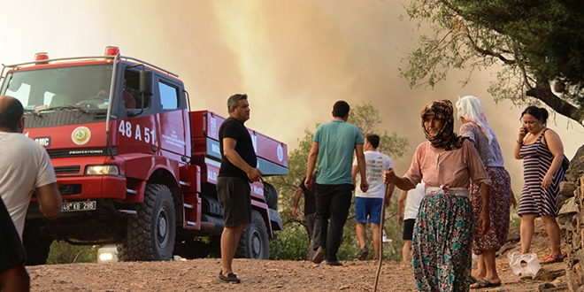 Bodrum'da orman yangını...Alevler köylere ulaştı