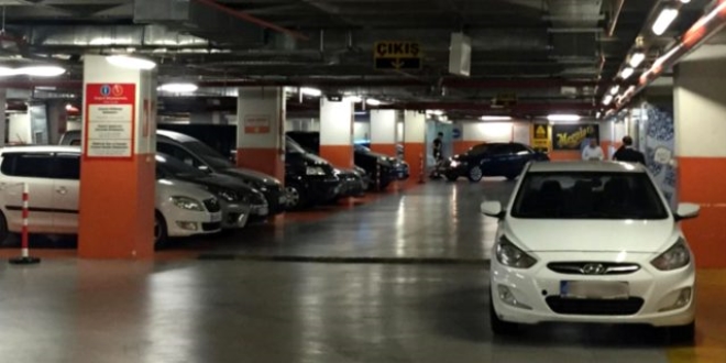 Mahkeme: AVM'ler otoparklarındaki hırsızlıktan sorumlu