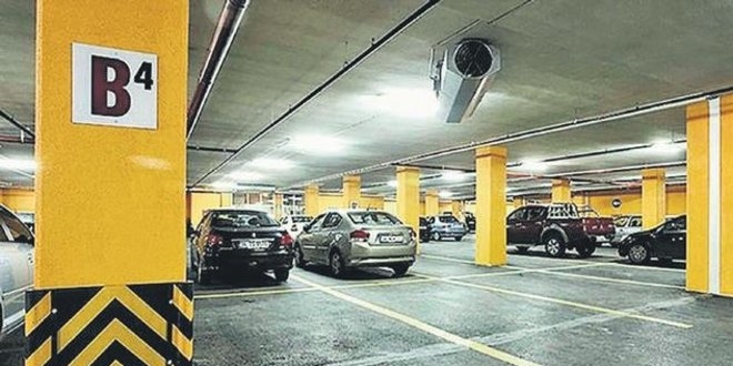 AVM'nin otoparkından AVM yönetimi sorumlu