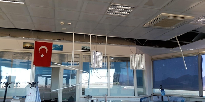 Deprem Çardak Havalimanında da hasara yol açtı