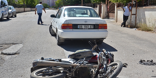 Öğretmen dili boğazına kaçıran sürücüyü kurtardı