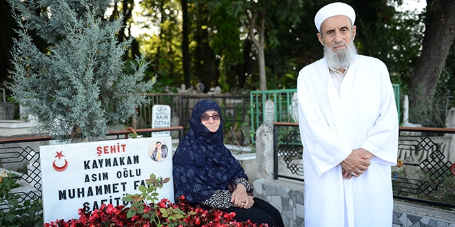 Şehit Kaymakam Safitürk'ün kabrine ziyaret