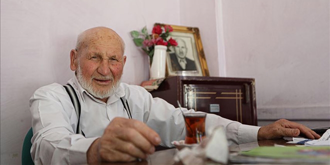 Köyüne hayalini kurduğu camiyi yaptırdı