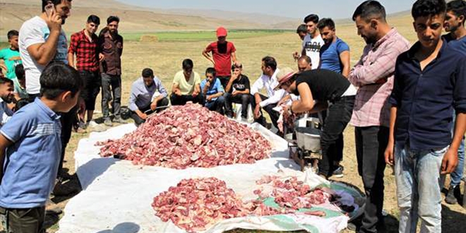 3 ton kurban eti 700 kişiye eşit dağıtıldı