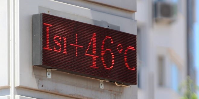 Antalya'da termometre çıldırdı, sahiller bile boş kaldı