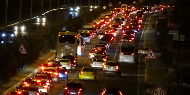 Edremit Körfezi'nde trafik durma noktasına geldi